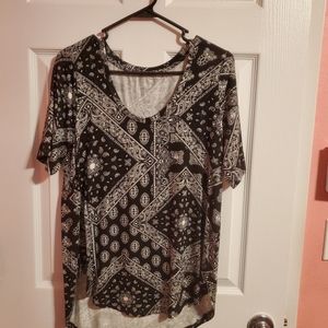 Maurices 24/7 super soft t shirt medium